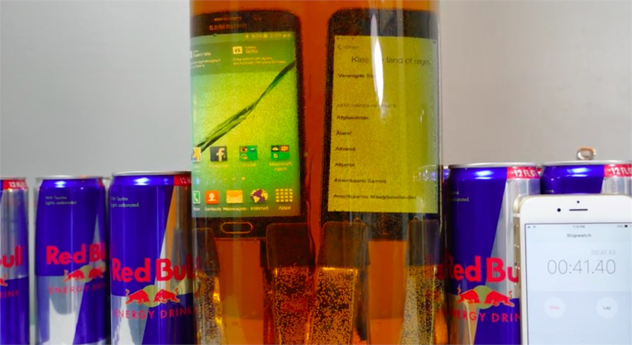 „Red Bull“ ir „iPhone“